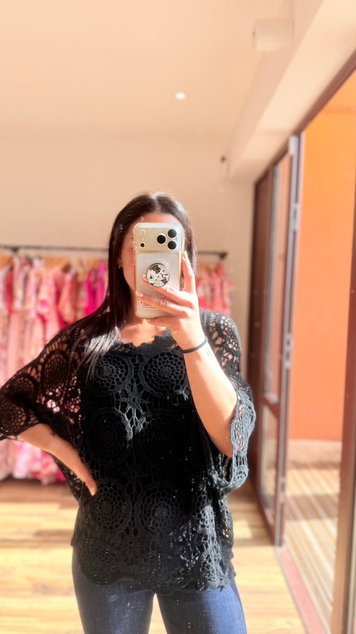 Top crochet noir