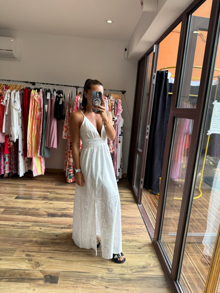 Robe Augustine