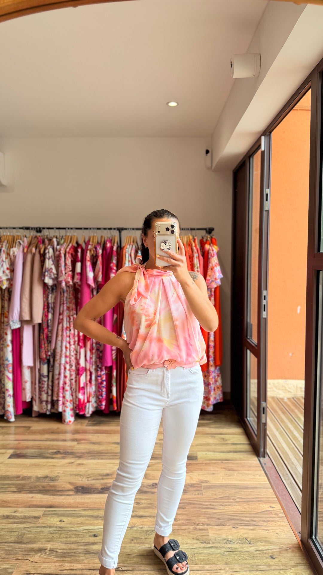 Top Zalia rose