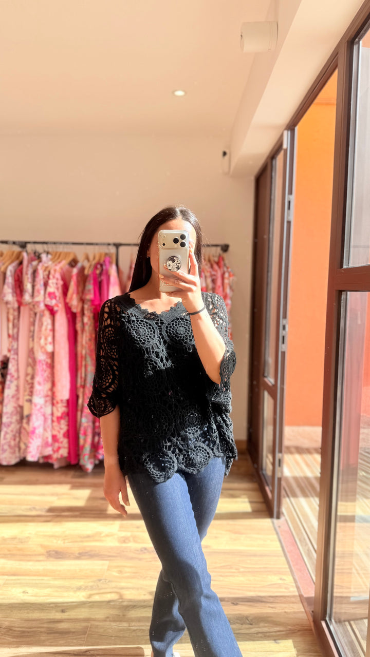 Top crochet noir