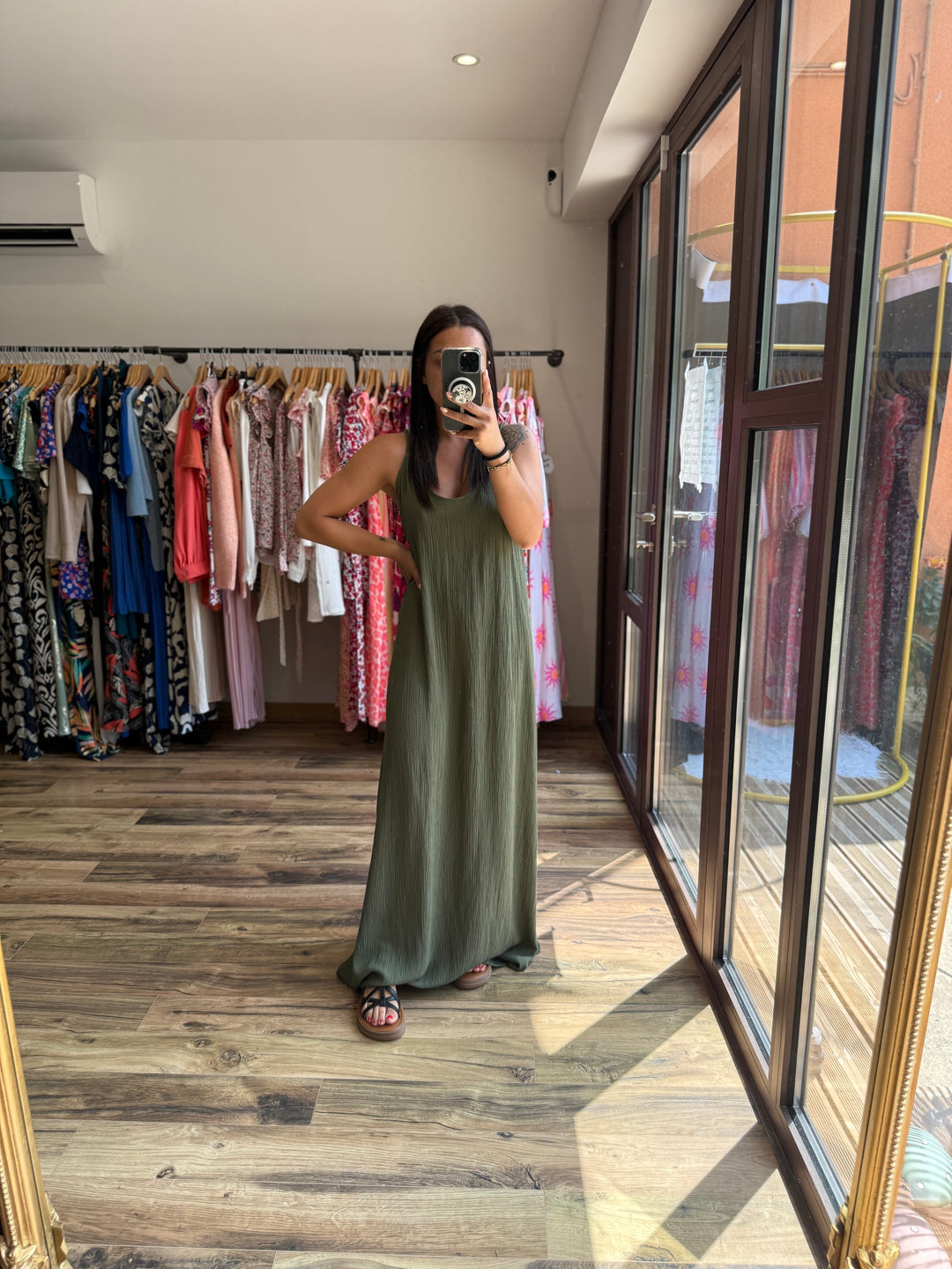 Robe dos nu Loumi
