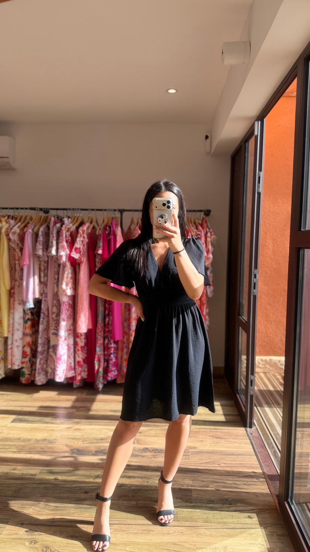 Robe courte Anail noir (PRÉCOMMANDE expédition 13 Mai