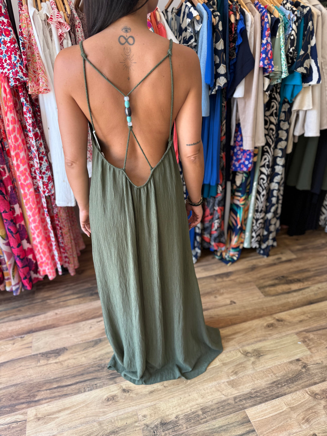 Robe dos nu Loumi