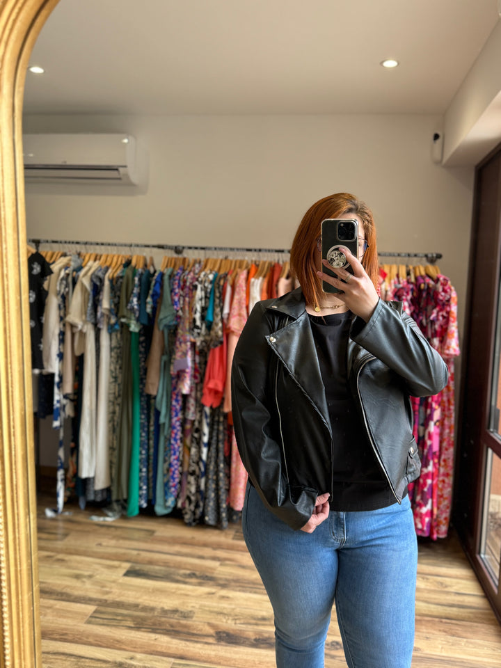 Veste simili Curvy