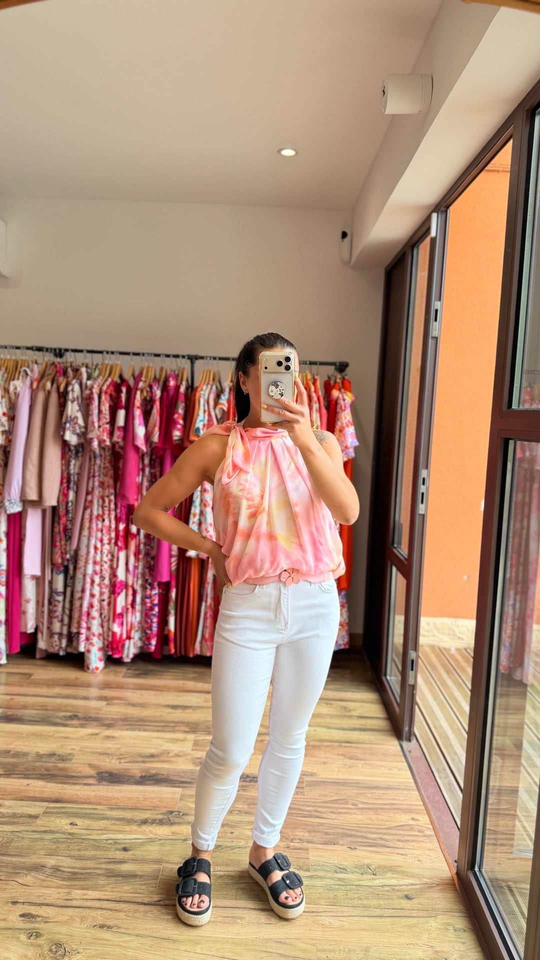 Top Zalia rose