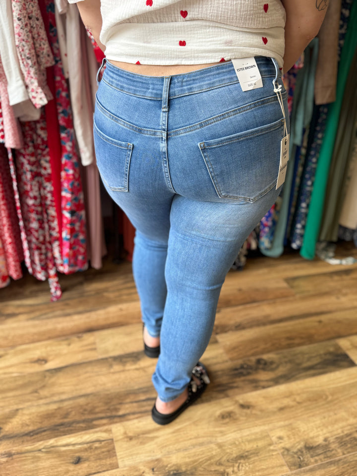 Jean Kolin curvy