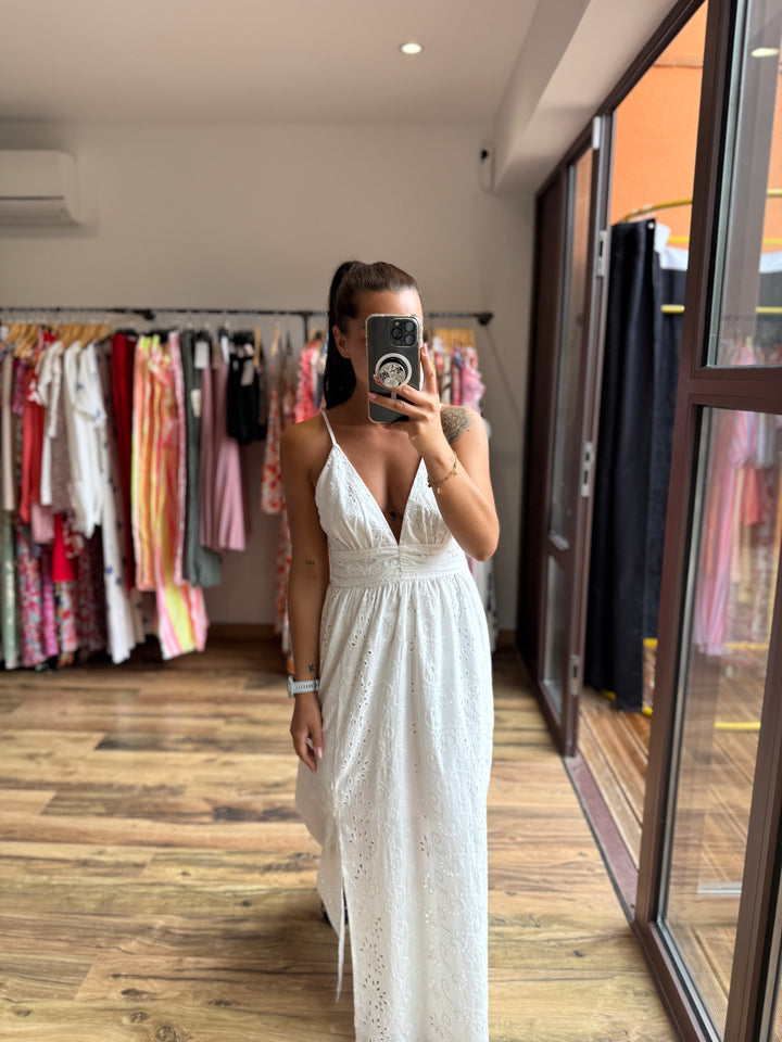 Robe Augustine