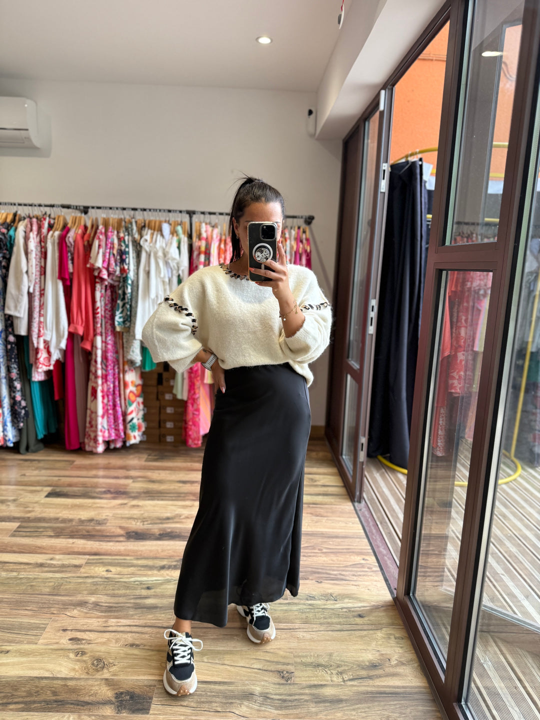 Jupe noir satin