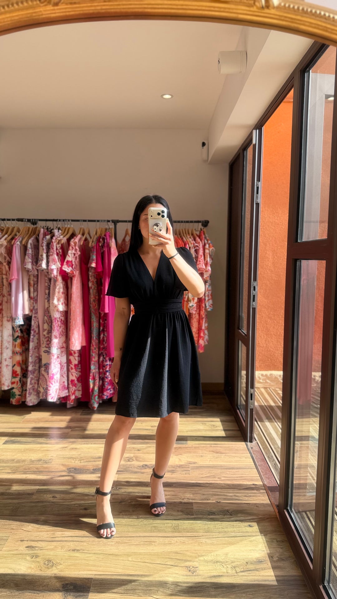 Robe courte Anail noir CURVY (PRÉCOMMANDE EXPÉDITION 28/05)